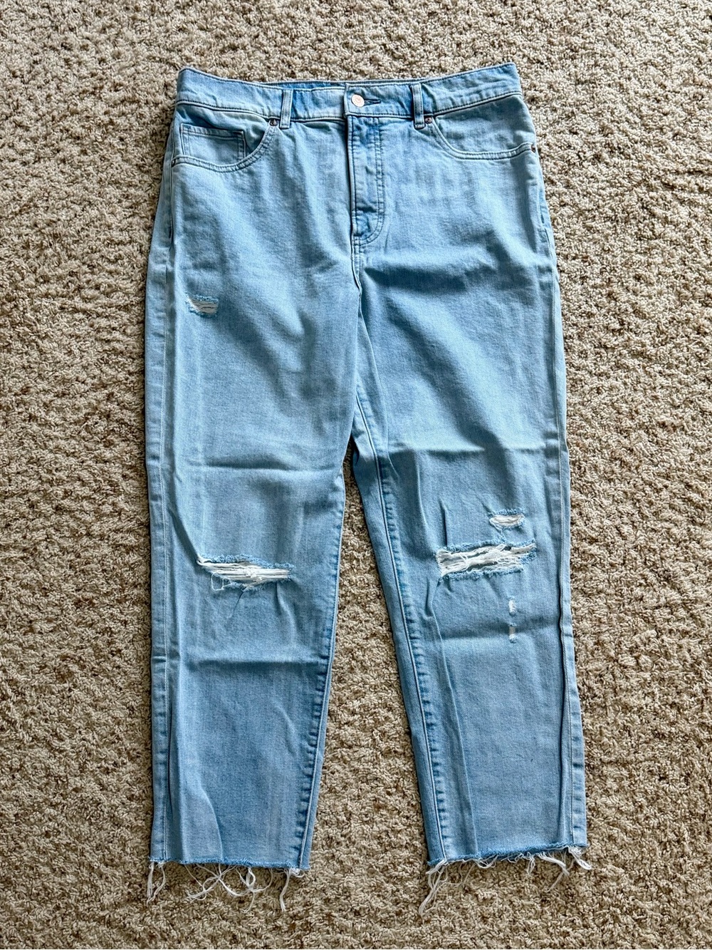 Express Women’s Super High-Waisted Ripped Raw-Hem Mom Jeans. Size 8. NWOT!